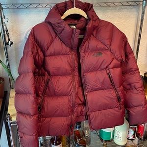 Maroon cropped women’s North Face Puffer- Size M